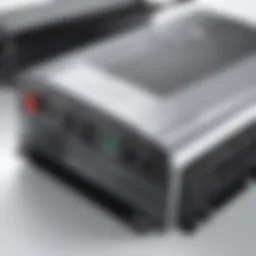 Compact power inverter for vehicle use